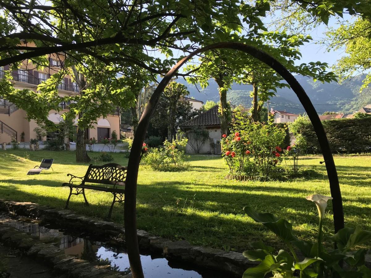 Logis Hotel Restaurant Le Castel Fleuri Saint-Jean-en-Royans Exterior foto